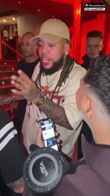 Beige cap, full dance
