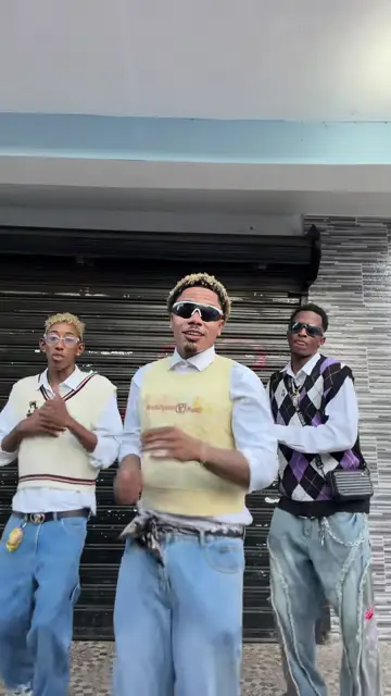 Pio's three-person dance, the version everyone copies